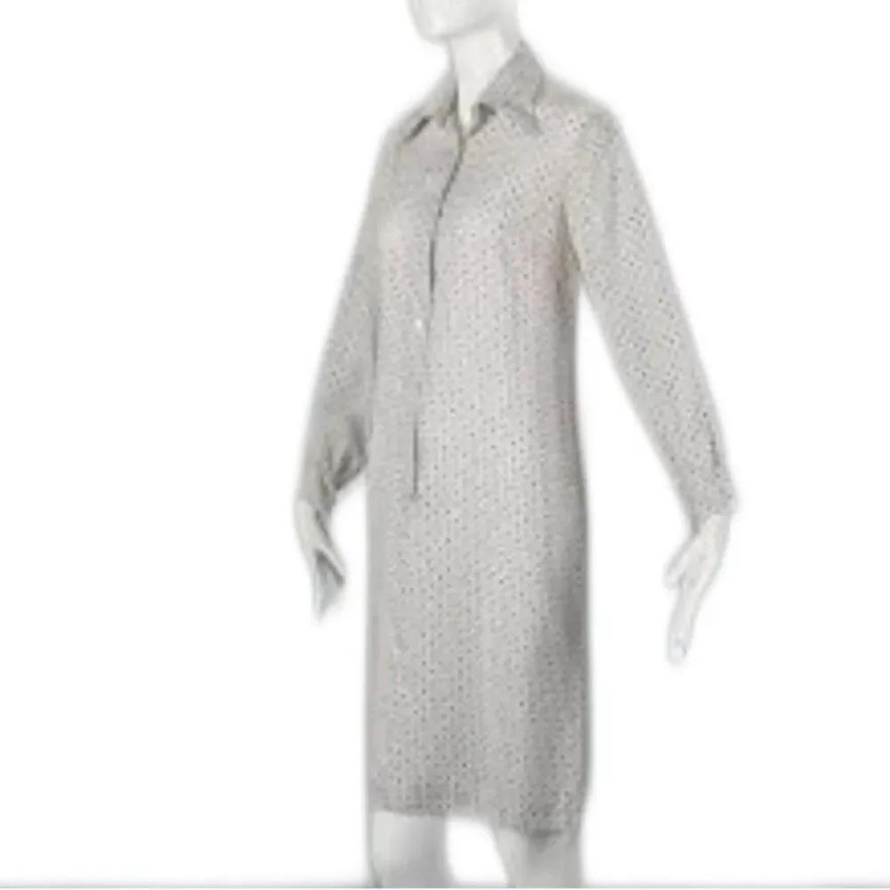 Cecico sheer button